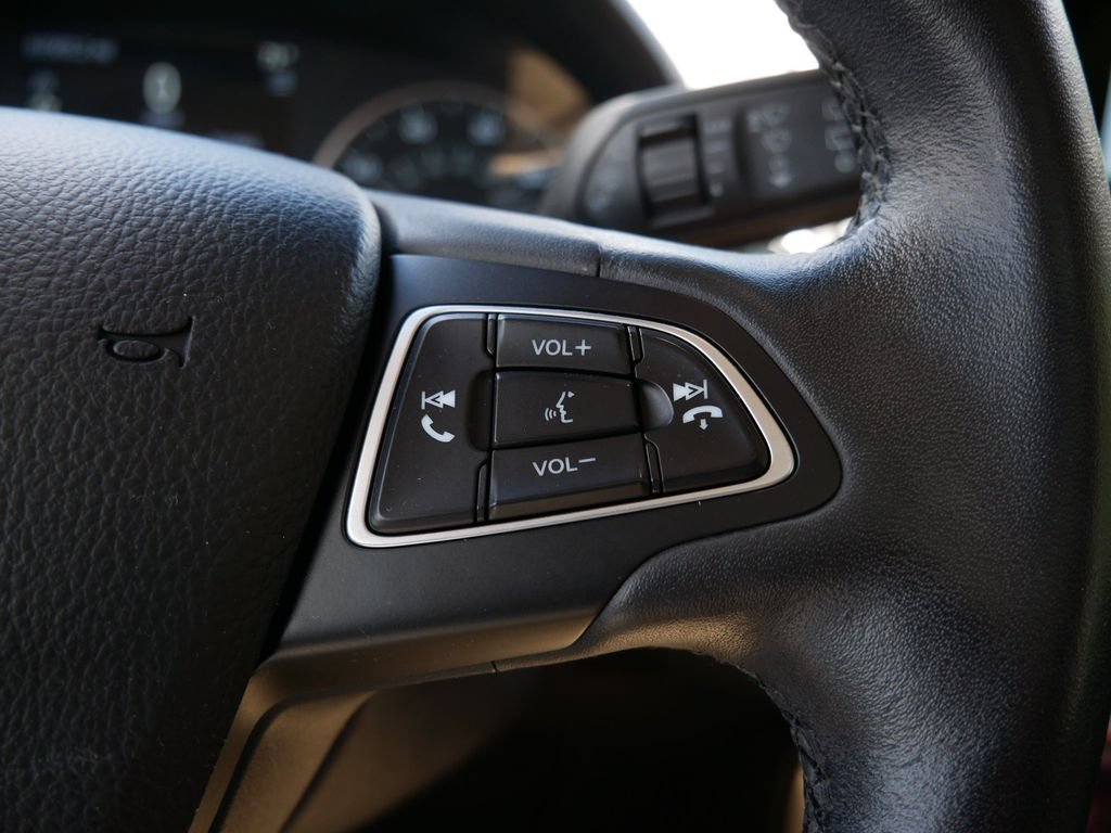 Certified 2018 Ford EcoSport SE w/ SE Cold Weather Package FWD image 18