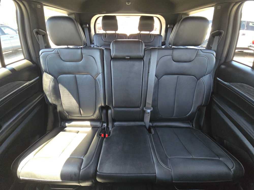 Used 2024 Jeep Grand Cherokee L Overland w/ Trailer Tow Package AWD/4WD image 18