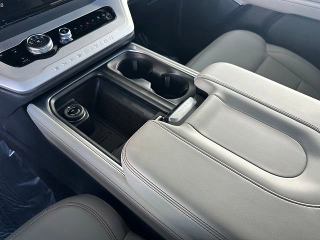 Certified 2025 Ford Expedition Active image 26