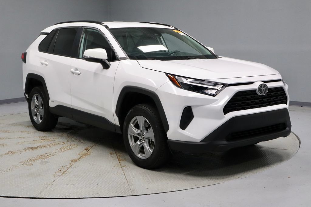 Used 2025 Toyota RAV4 XLE AWD/4WD video 1