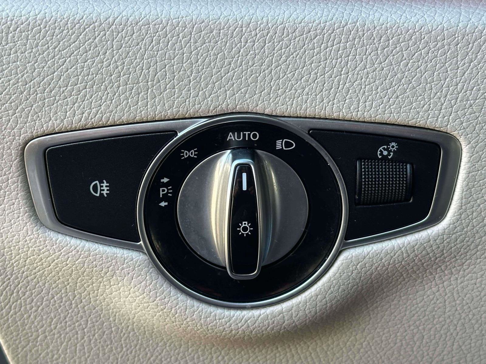 Used 2017 Mercedes-Benz E 300 E 300 image 21