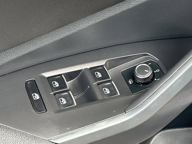 Used 2024 Volkswagen Jetta SE FWD image 20