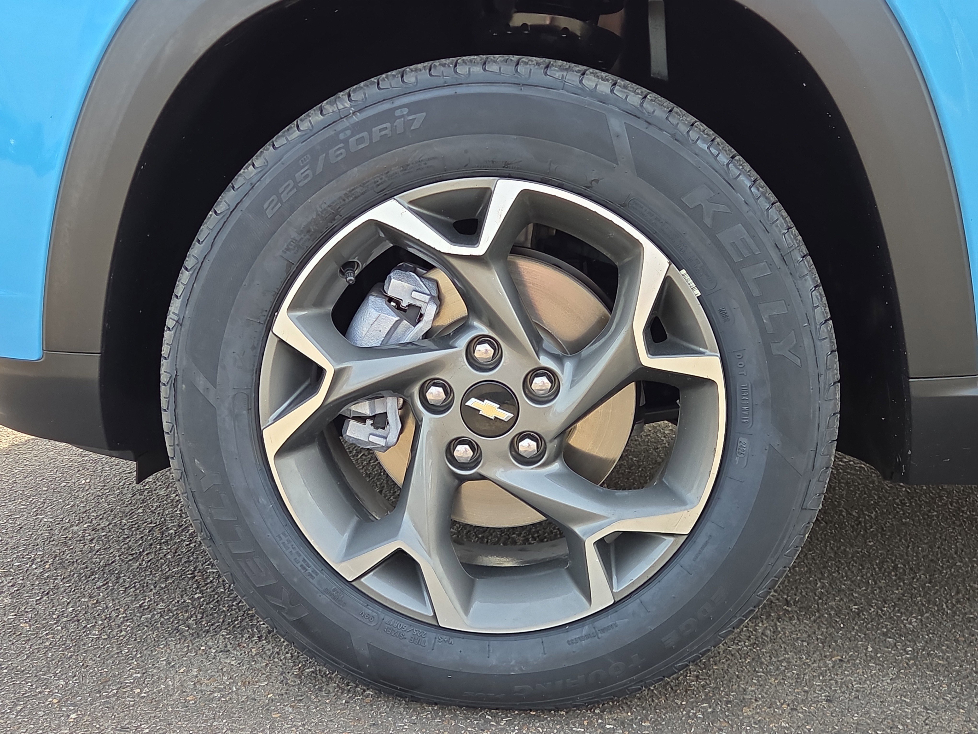 Used 2025 Chevrolet Trax LT w/ Driver Confidence Package FWD image 9