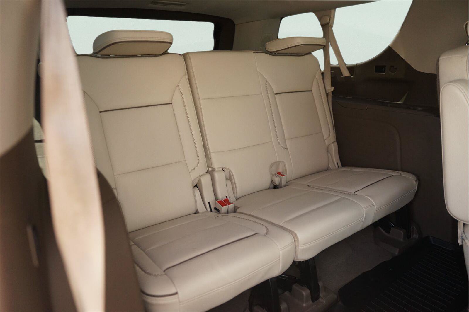 Used 2024 GMC Yukon XL Denali w/ Denali Reserve Package RWD image 16