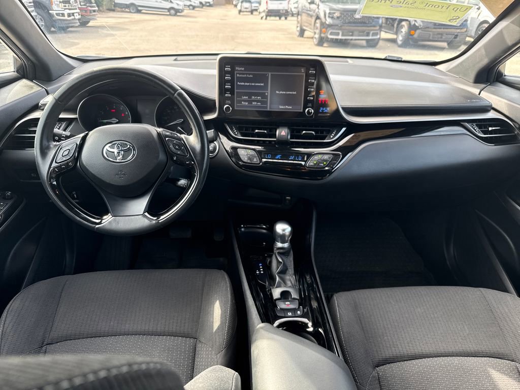 Used 2019 Toyota C-HR XLE image 8