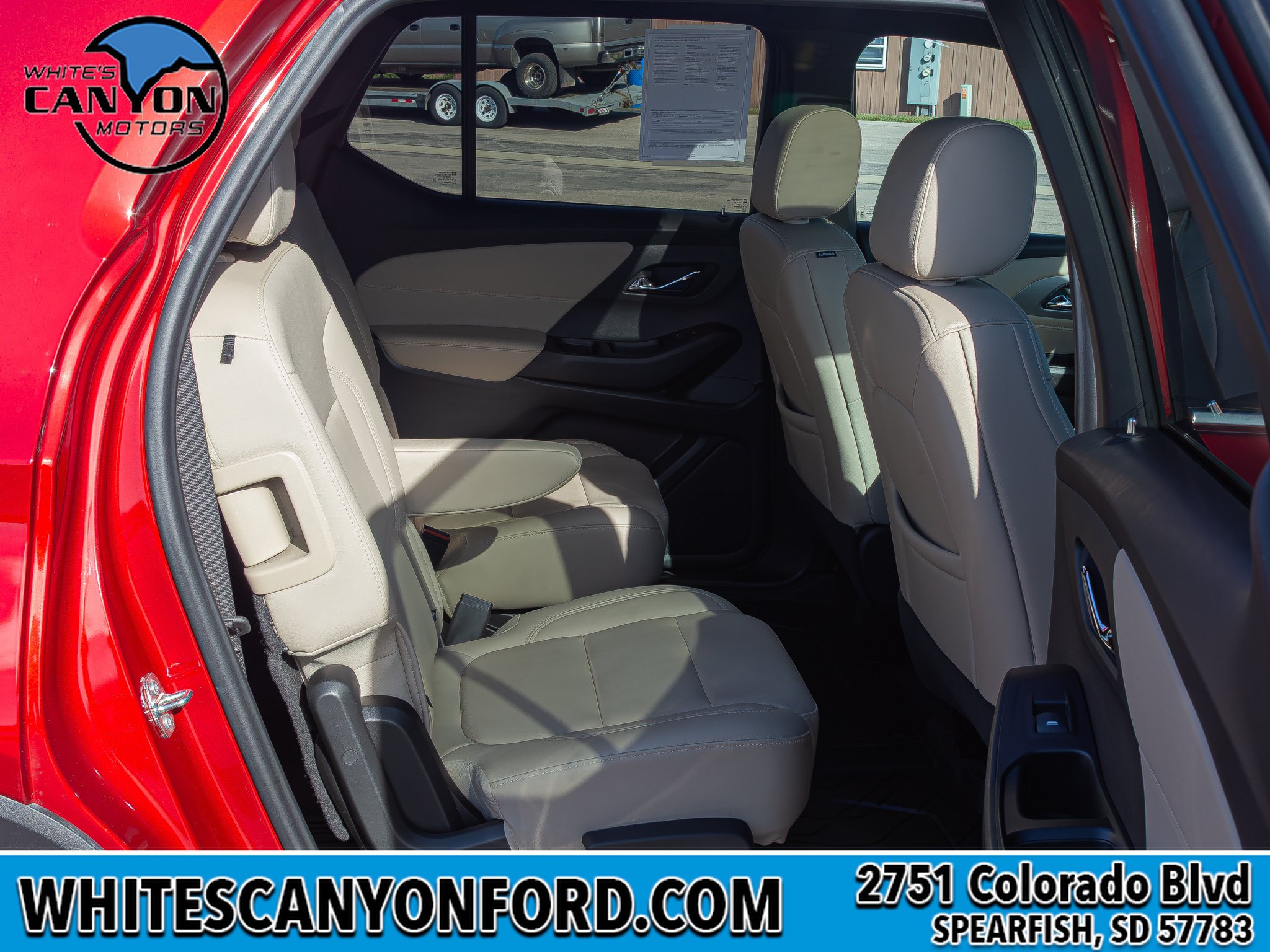 Used 2023 Chevrolet Traverse LT w/ LT Premium Package AWD/4WD image 14