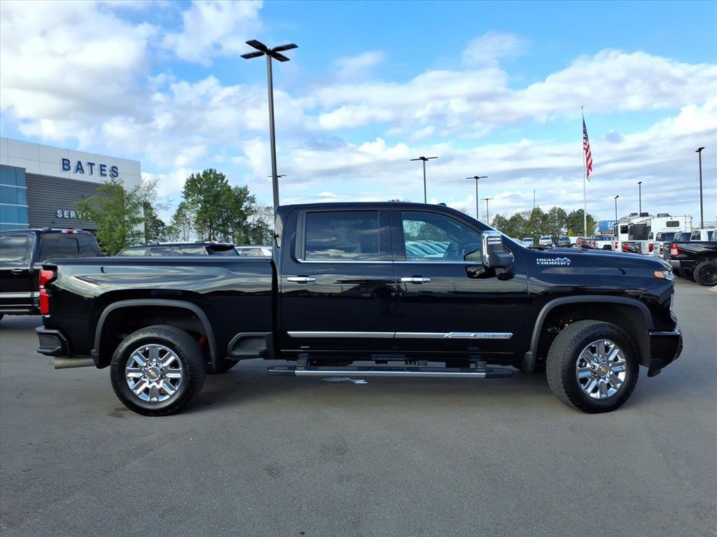Used 2024 Chevrolet Silverado 2500 High Country w/ High Country Premium Package image 6