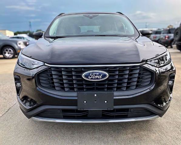Certified 2025 Ford Escape SE FWD image 9