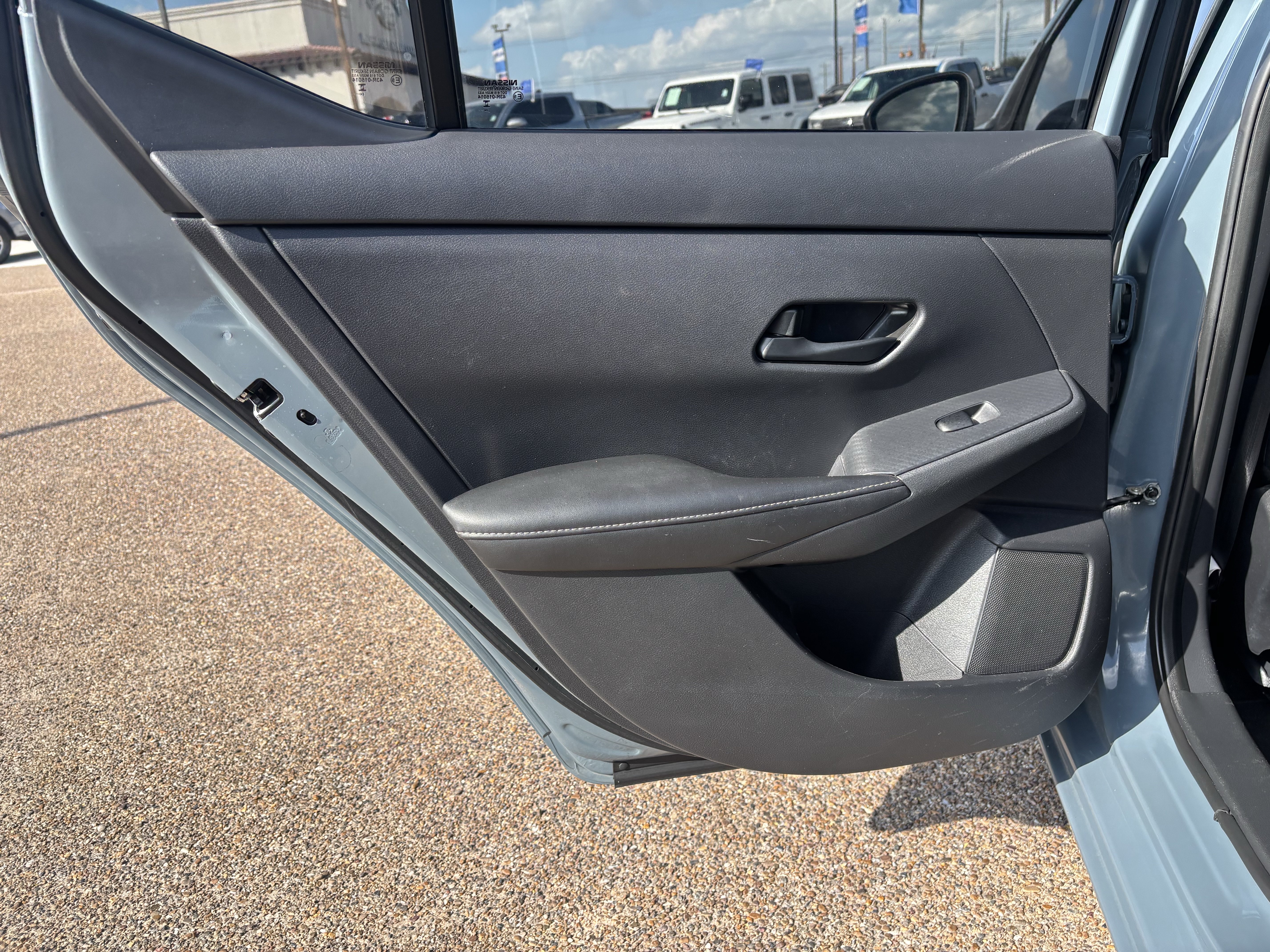 Used 2025 Nissan Sentra SV FWD image 14