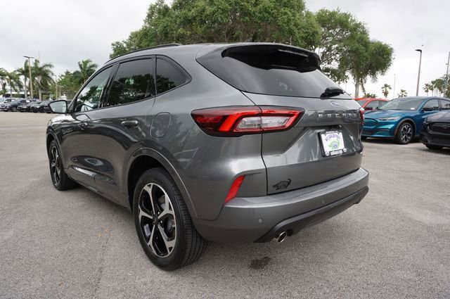 Certified 2023 Ford Escape ST-Line Select w/ Tech Pack #2 AWD/4WD image 7