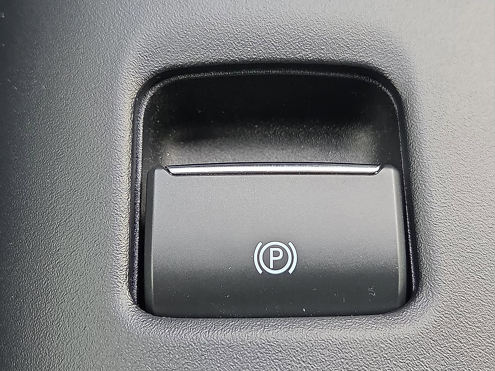 Certified 2025 Ford Mustang Coupe RWD image 17