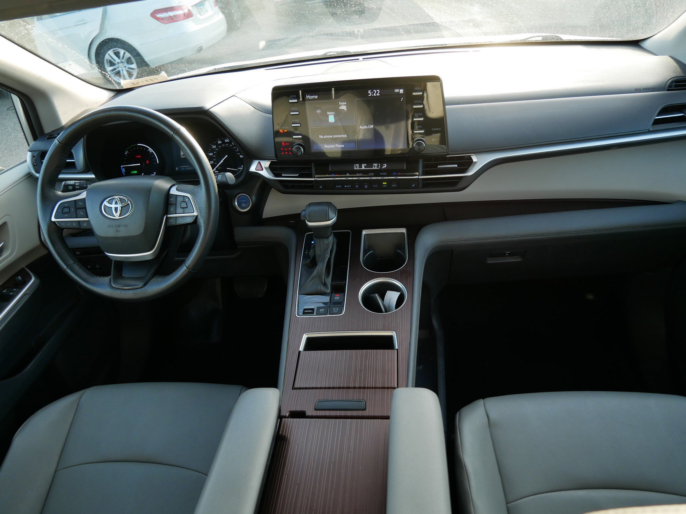 Used 2024 Toyota Sienna XLE image 10