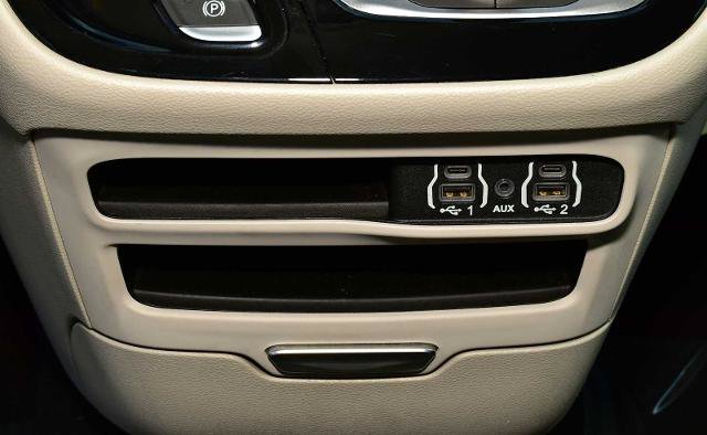 Used 2022 Chrysler Voyager LX FWD image 23