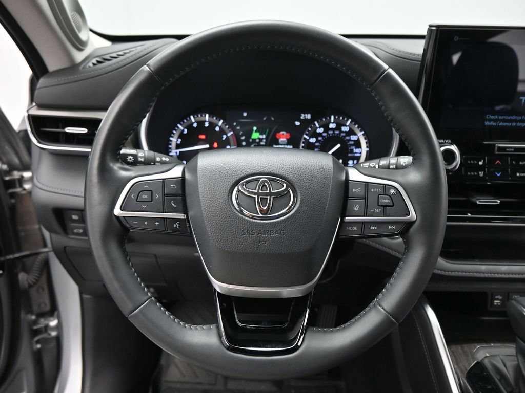 Used 2022 Toyota Highlander Limited image 41