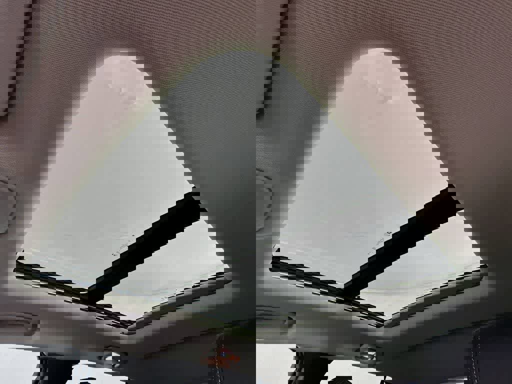 Used 2022 Buick Encore GX Essence w/ Experience Buick Package image 30