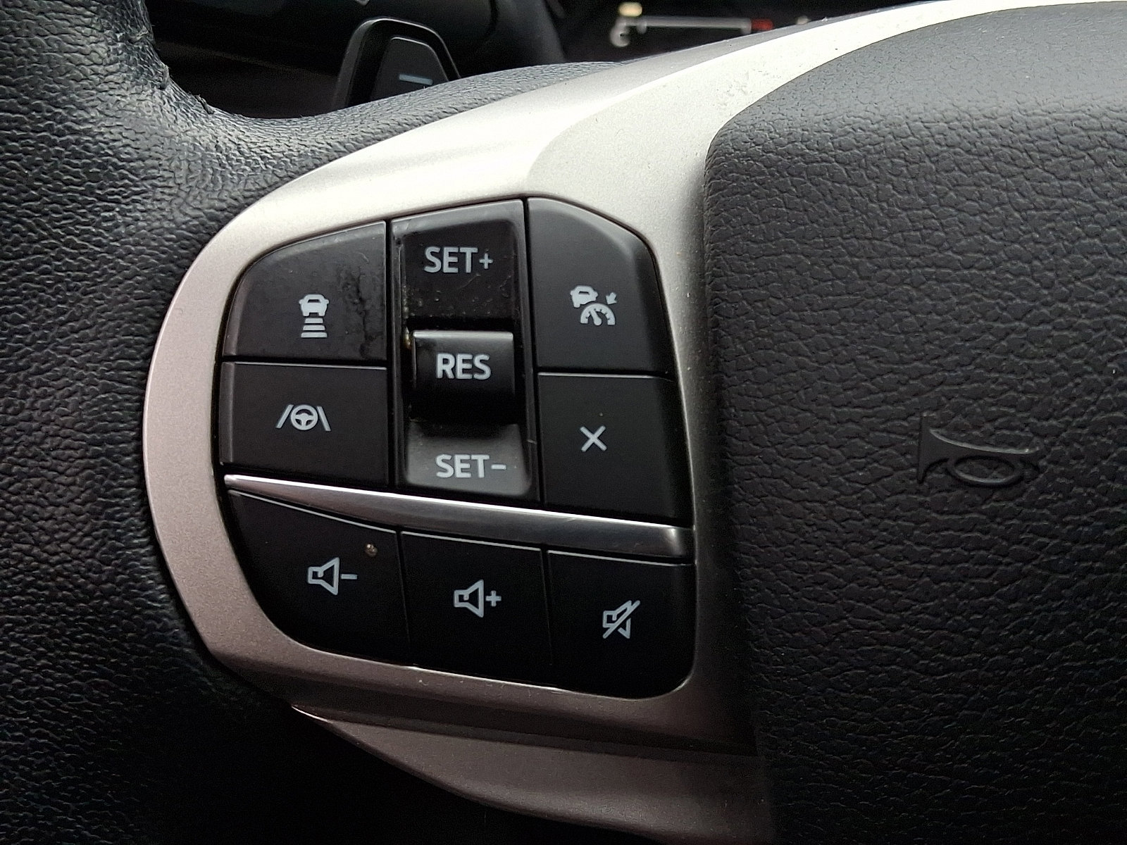 Certified 2021 Ford Explorer XLT w/ Equipment Group 202A image 24