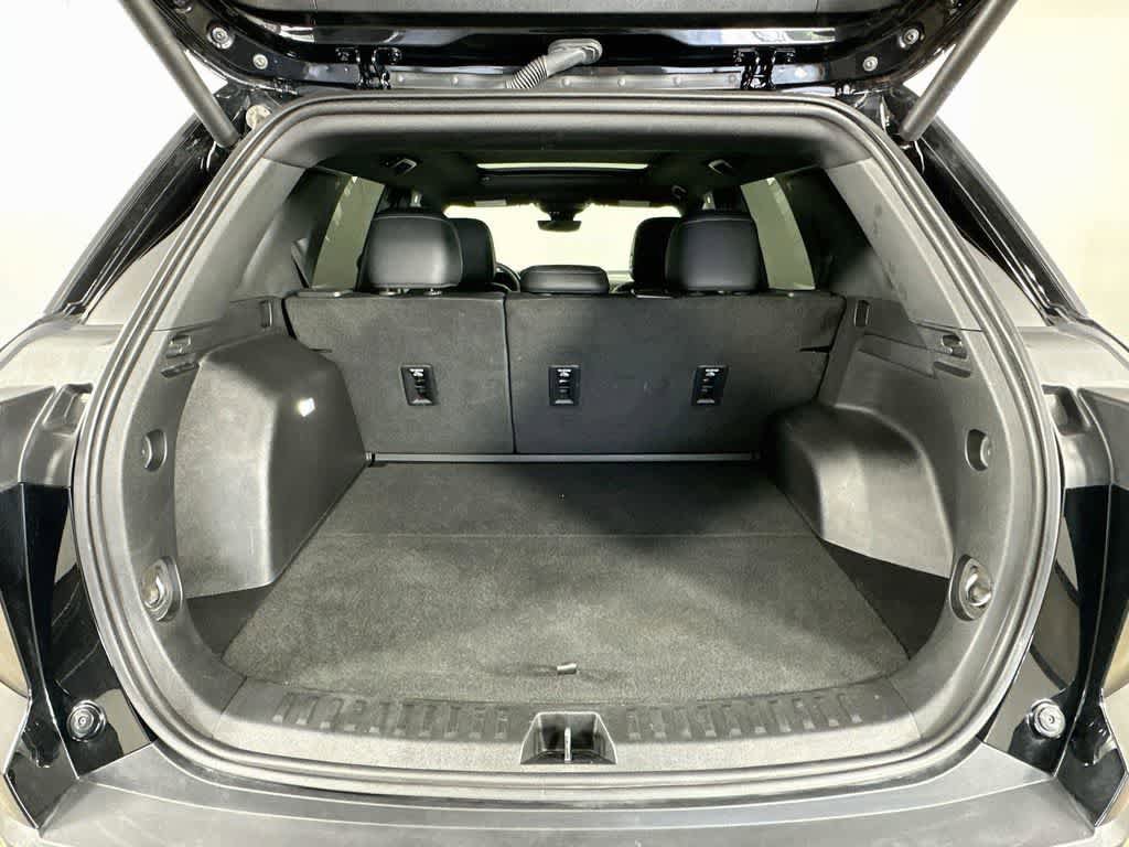 Used 2025 Chevrolet Equinox LT w/ Convenience Package II FWD image 20