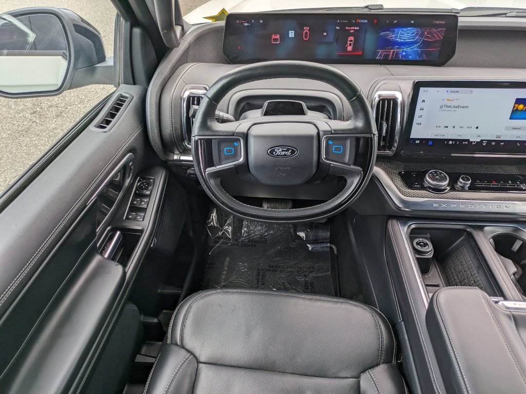 Certified 2025 Ford Expedition Platinum w/ Stealth Appearance Package AWD/4WD image 16