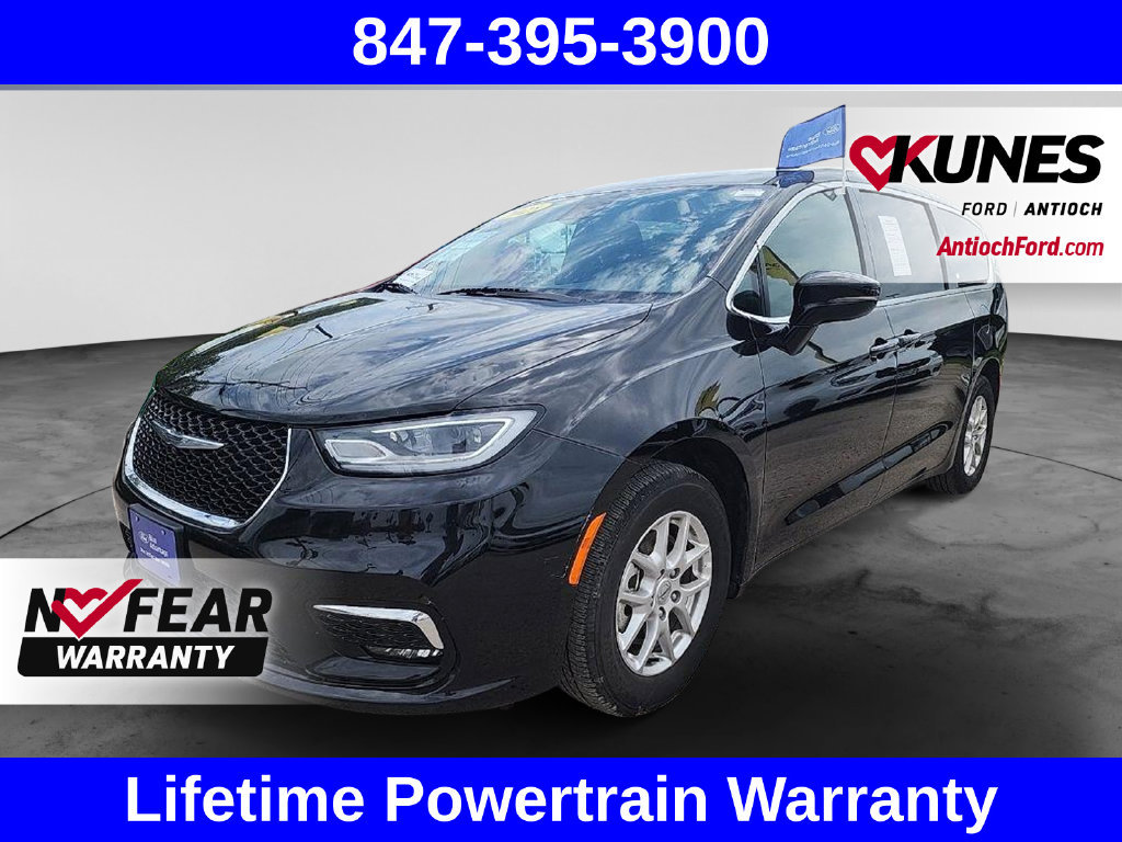 Used 2025 Chrysler Pacifica Select FWD image 7