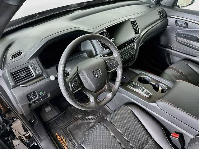 Used 2025 Honda Ridgeline TrailSport image 2