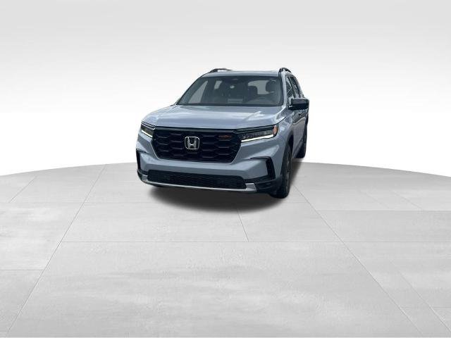 Used 2023 Honda Pilot TrailSport image 3