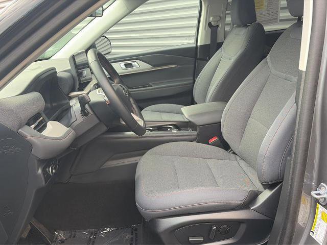 Certified 2025 Ford Explorer Active AWD/4WD image 12