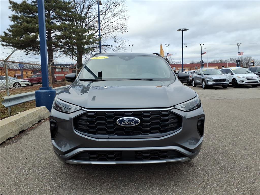 Certified 2024 Ford Escape ST-Line w/ Tech Pack #1 image 6