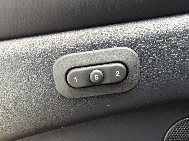 Used 2017 Jeep Grand Cherokee Overland image 23