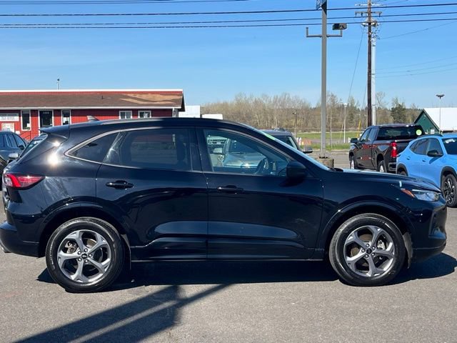 Certified 2023 Ford Escape ST-Line AWD/4WD image 5