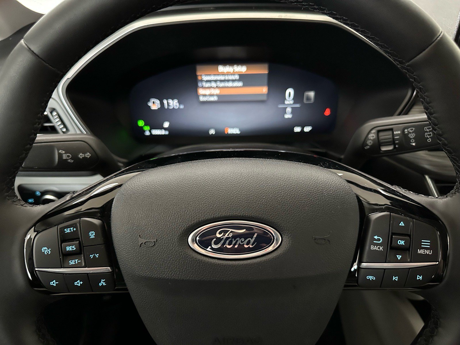 Certified 2024 Ford Escape Platinum w/ Premium Technology Package AWD/4WD image 27