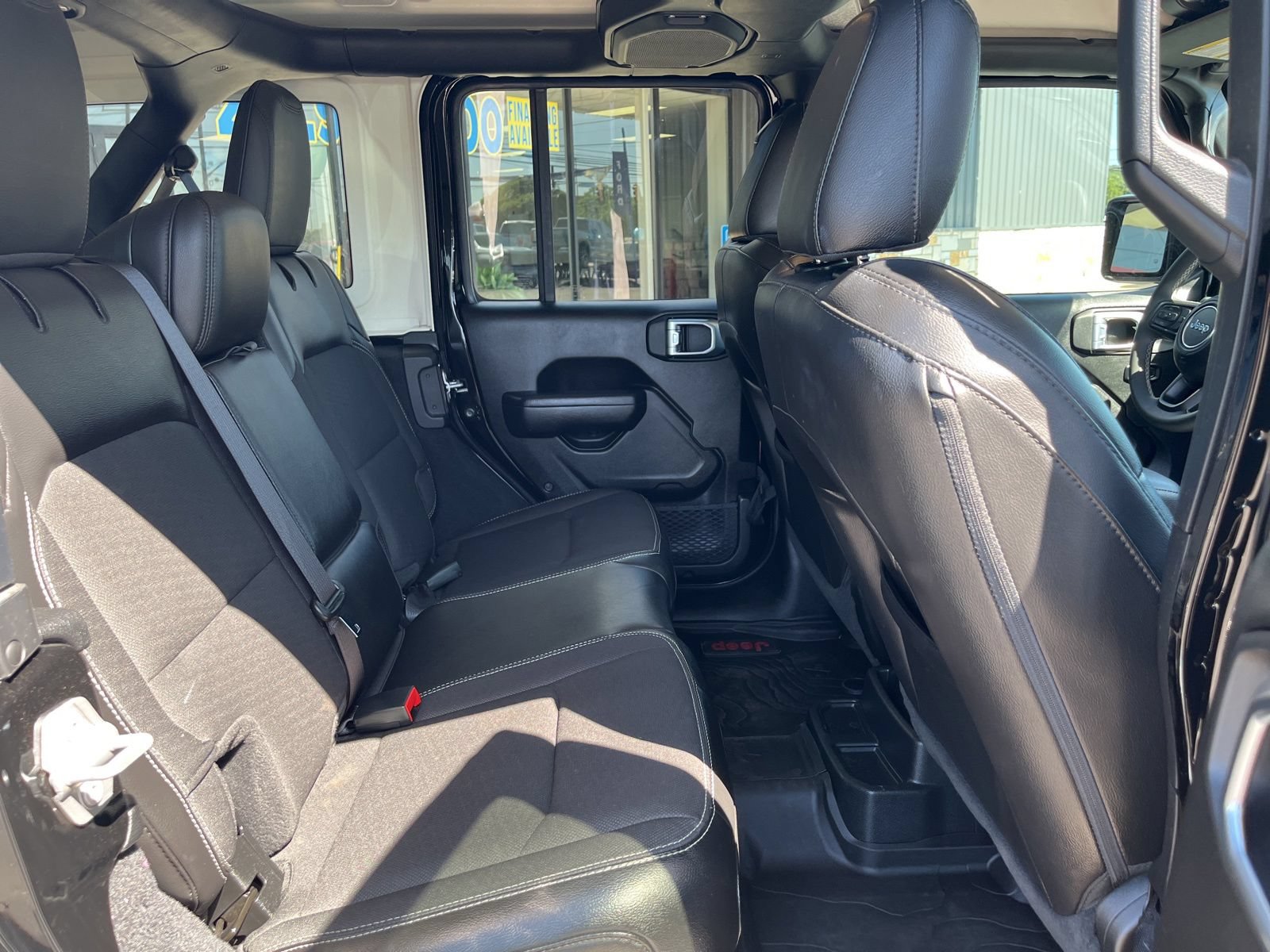 Used 2023 Jeep Wrangler Unlimited Sport AWD/4WD image 17