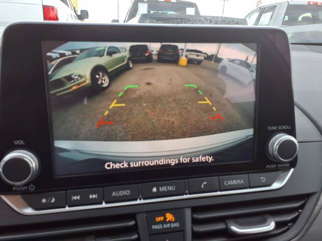 Used 2025 Nissan Altima 2.5 SV FWD image 12