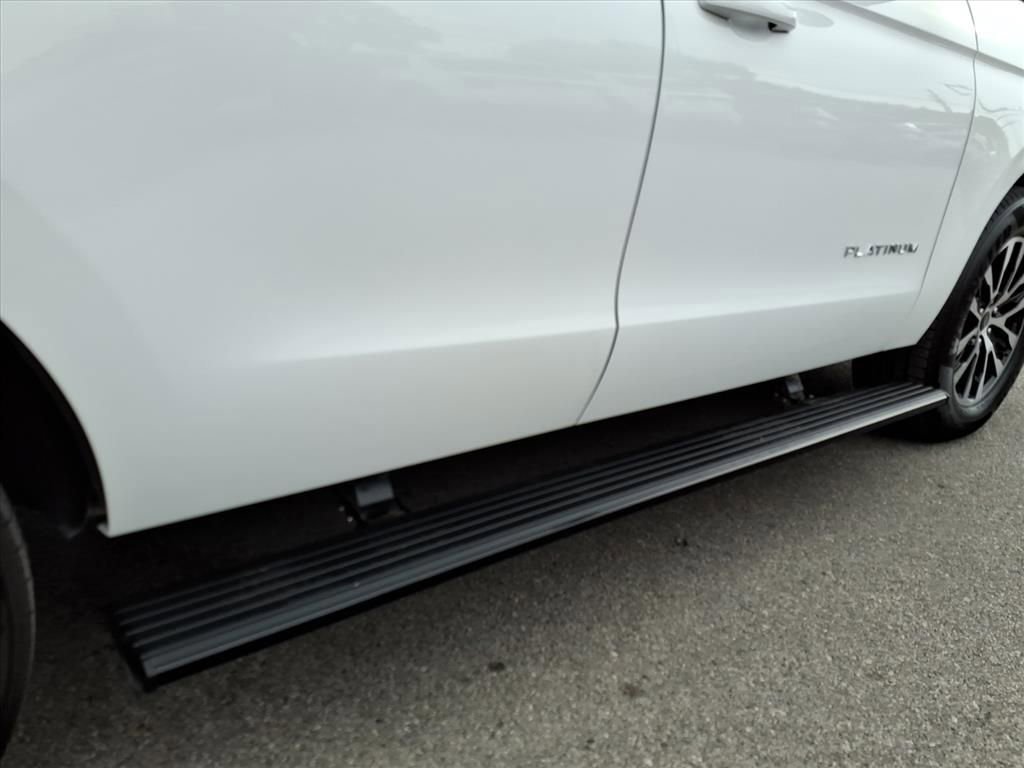 Certified 2025 Ford Expedition Platinum image 12