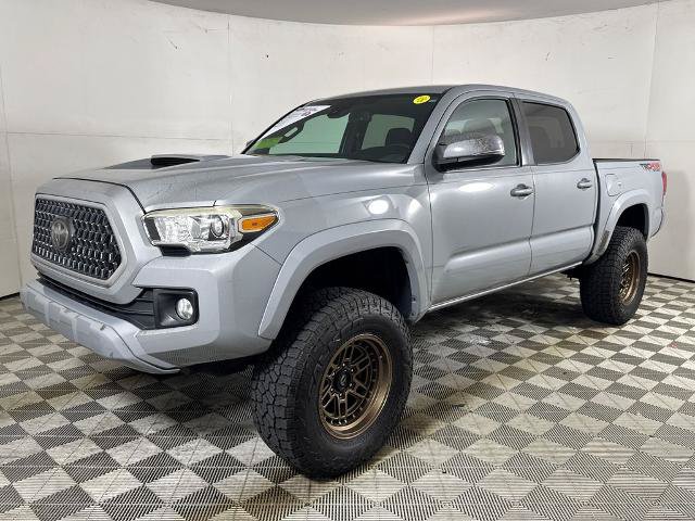 Used 2019 Toyota Tacoma TRD Sport AWD/4WD image 9