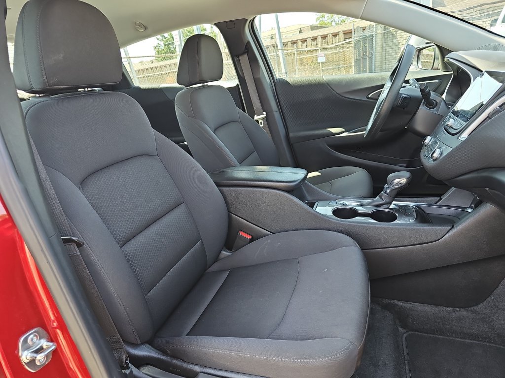 Used 2025 Chevrolet Malibu LT FWD image 10