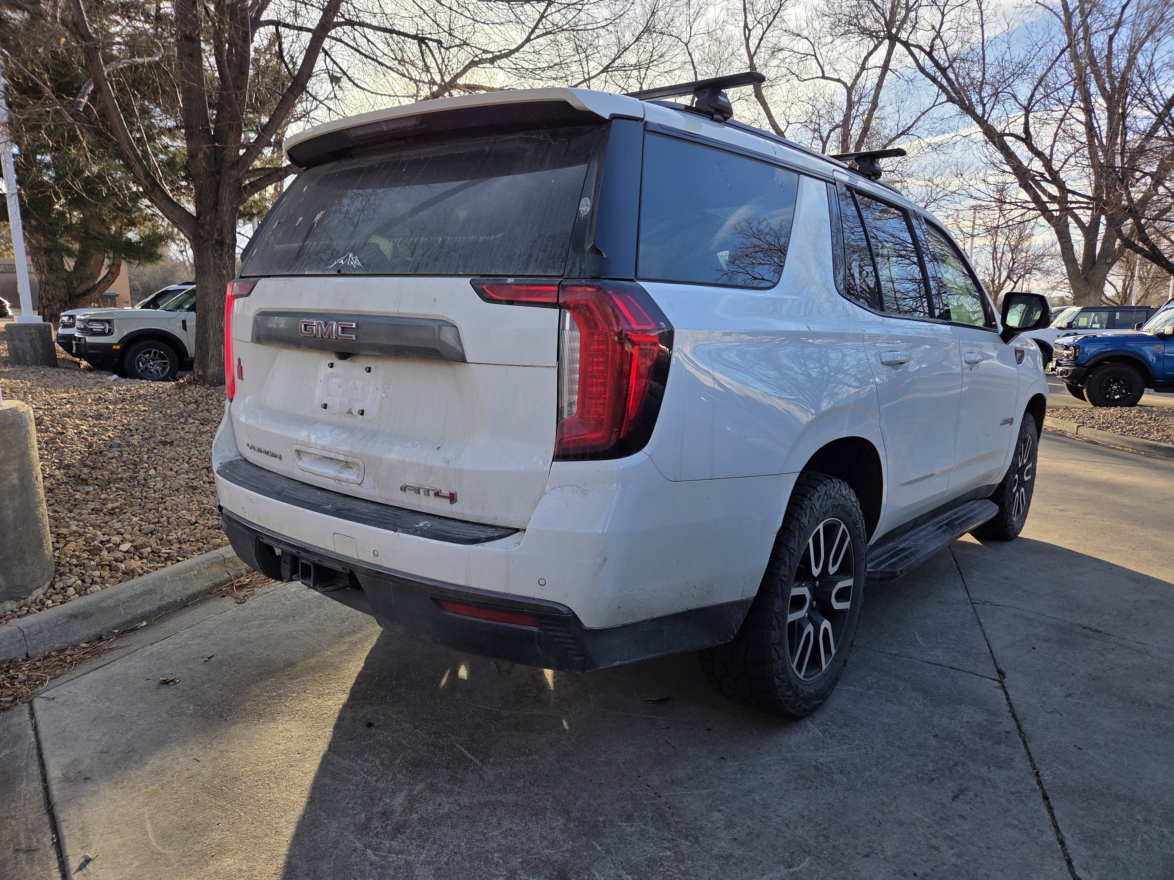 Used 2023 GMC Yukon AT4 w/ Technology Package image 7