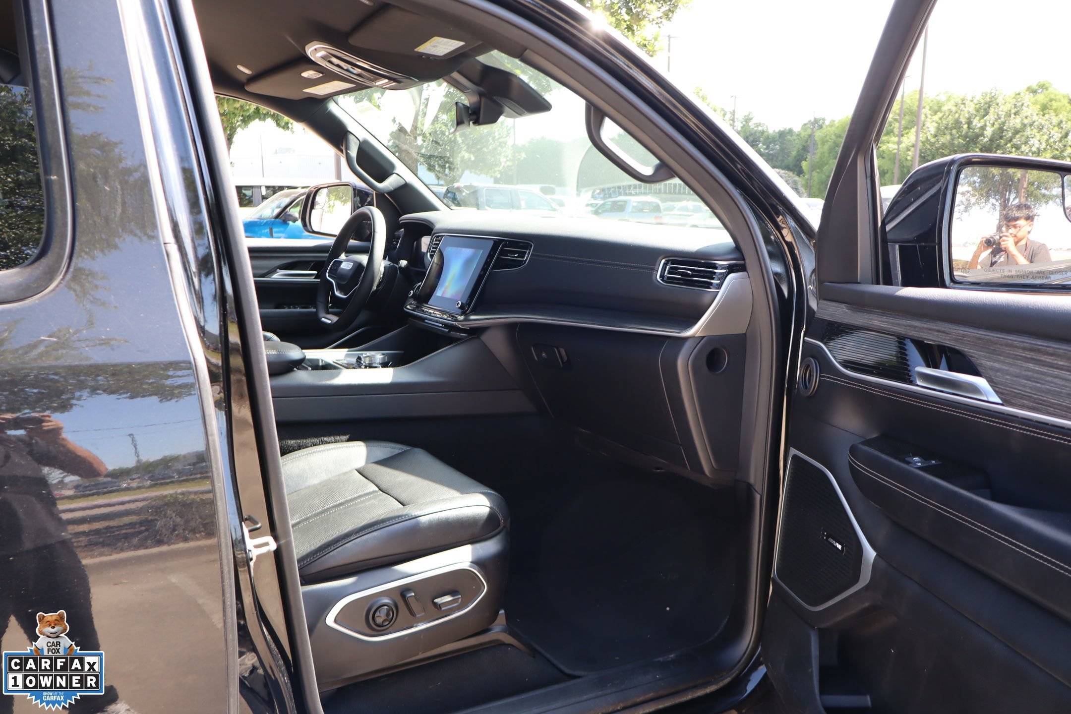 Used 2024 Jeep Wagoneer Series II w/ Flexible Seating Group AWD/4WD image 30