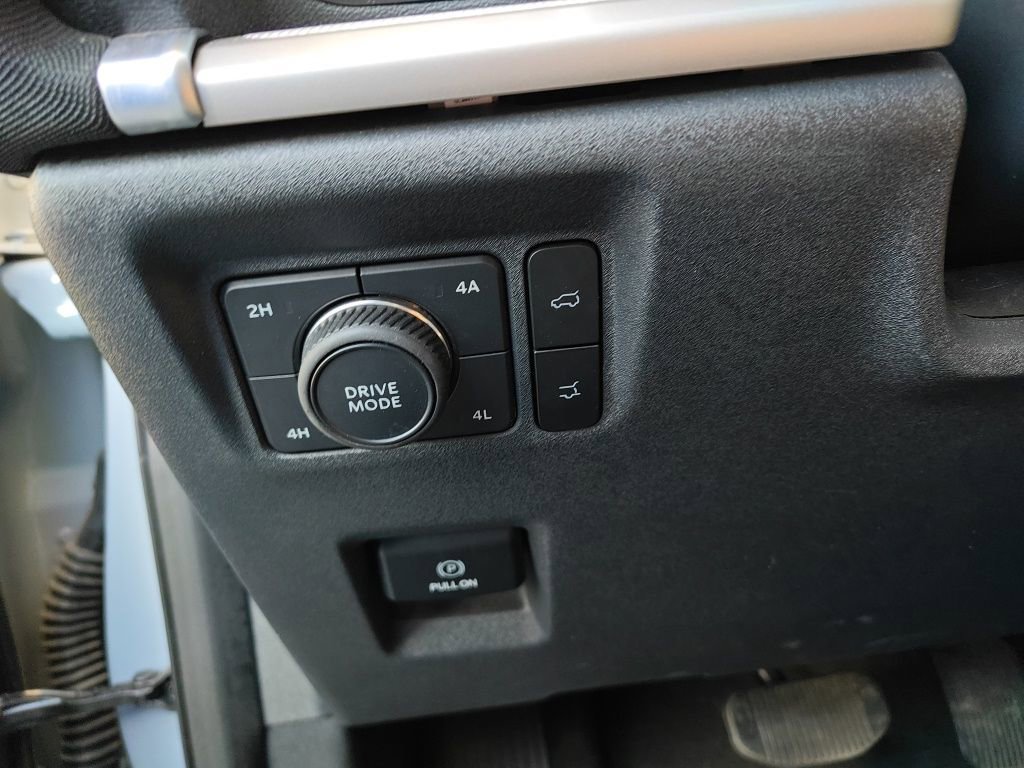 Certified 2025 Ford Expedition Active image 14