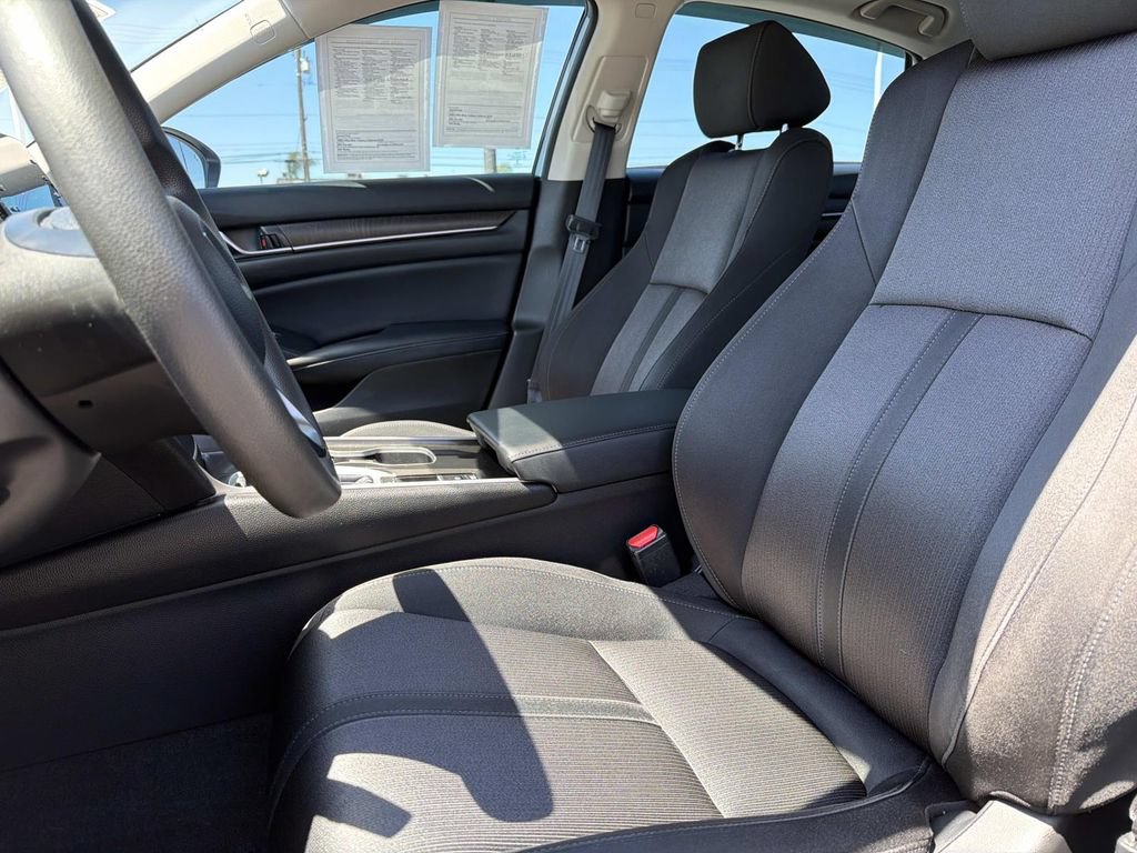 Used 2018 Honda Accord EX image 21