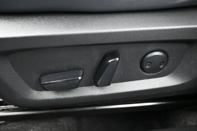 Used 2025 Mitsubishi Outlander SE FWD image 12
