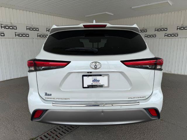Used 2023 Toyota Highlander Platinum FWD image 25