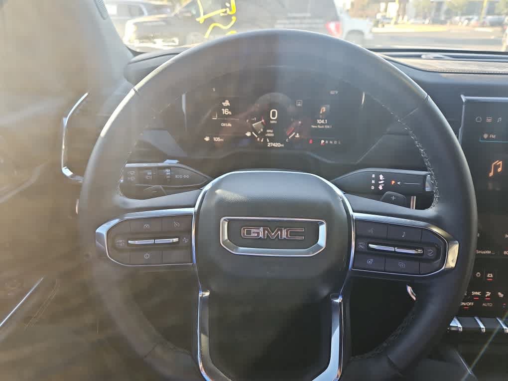 Used 2025 GMC Acadia Elevation w/ Elevation Premium Package FWD image 15