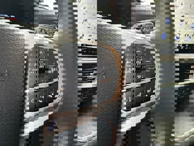 Certified 2025 Ford Explorer Active image 33