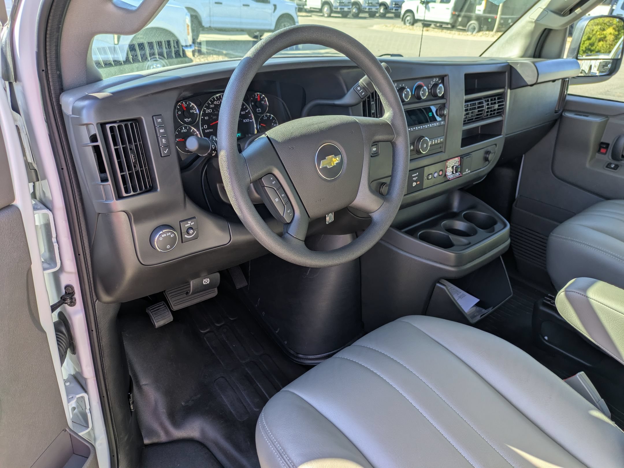 Used 2025 Chevrolet Express 3500 Extended w/ Driver Convenience Package RWD image 12