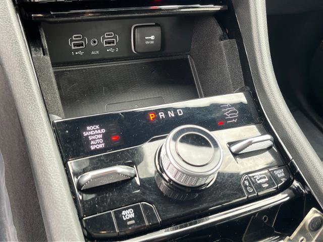 Used 2022 Jeep Grand Cherokee Trailhawk w/ Luxury Tech Group III image 14