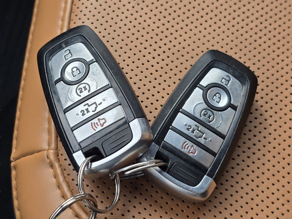 Certified 2021 Ford F150 Platinum w/ Equipment Group 701A High image 40