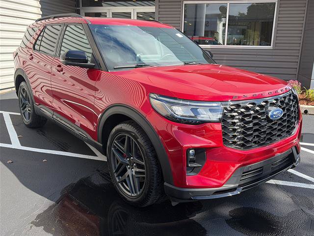 Certified 2025 Ford Explorer ST AWD/4WD image 6