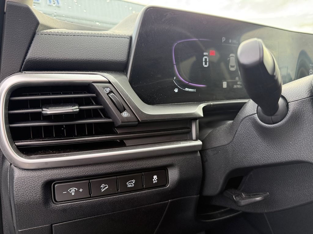 Used 2025 Kia Telluride S FWD image 17