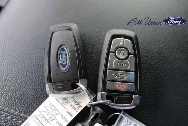 Certified 2025 Ford F250 Lariat w/ Black Appearance Package AWD/4WD image 25