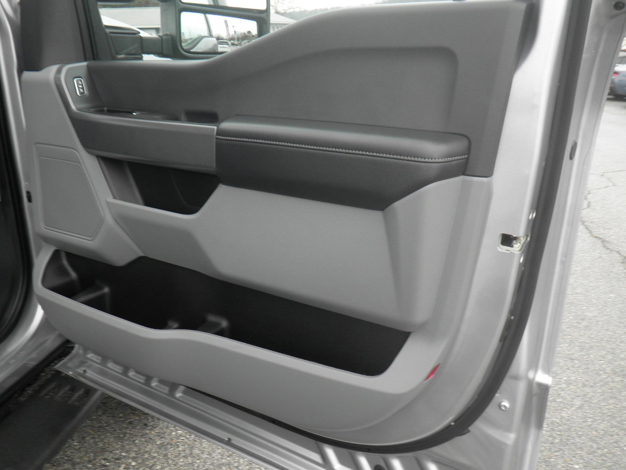 Certified 2024 Ford F350 XLT w/ Tremor Off-Road Package image 30